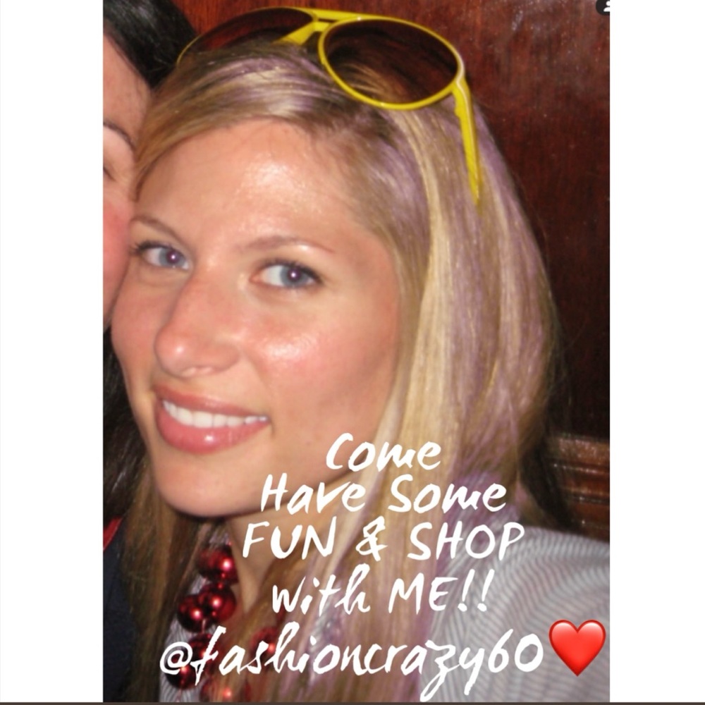 LIKE this to be notified when I GO LIVE LETS HAVE FUN SOLO & Co-Host Shows 💕🛍️